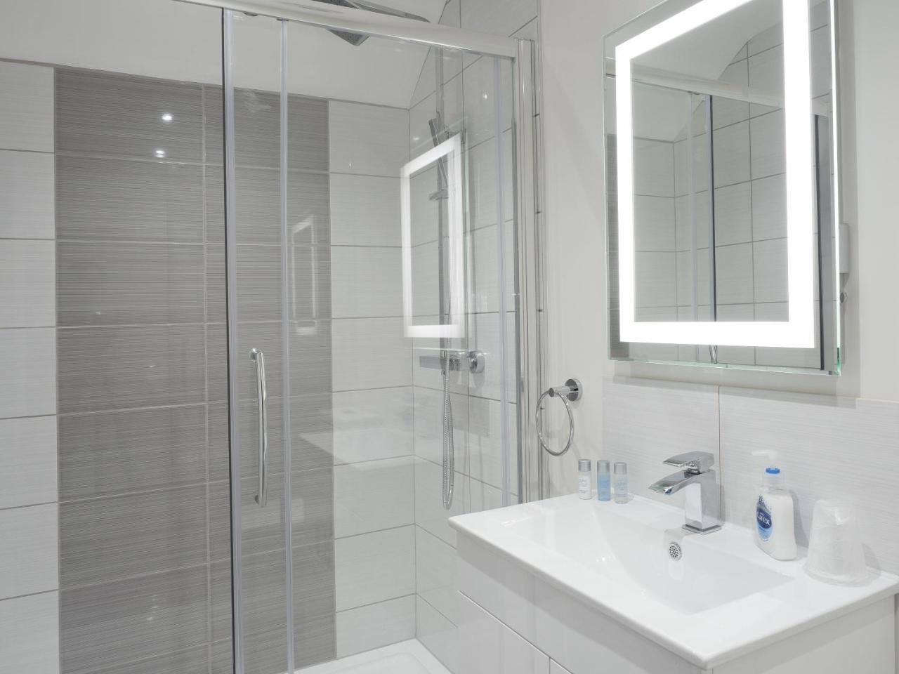 Teifi Netpool Hotel Пембрук Екстериор снимка